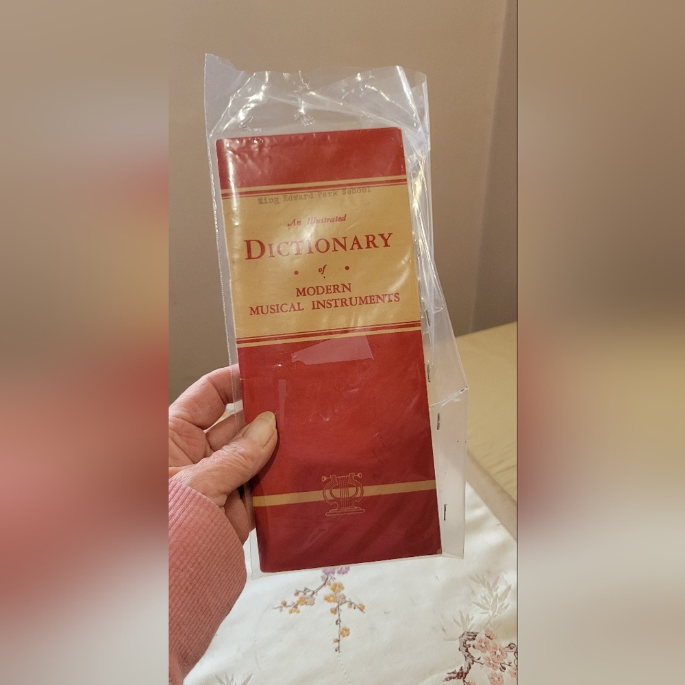 Vintage Red Dictionary of Modern Musical Instruments